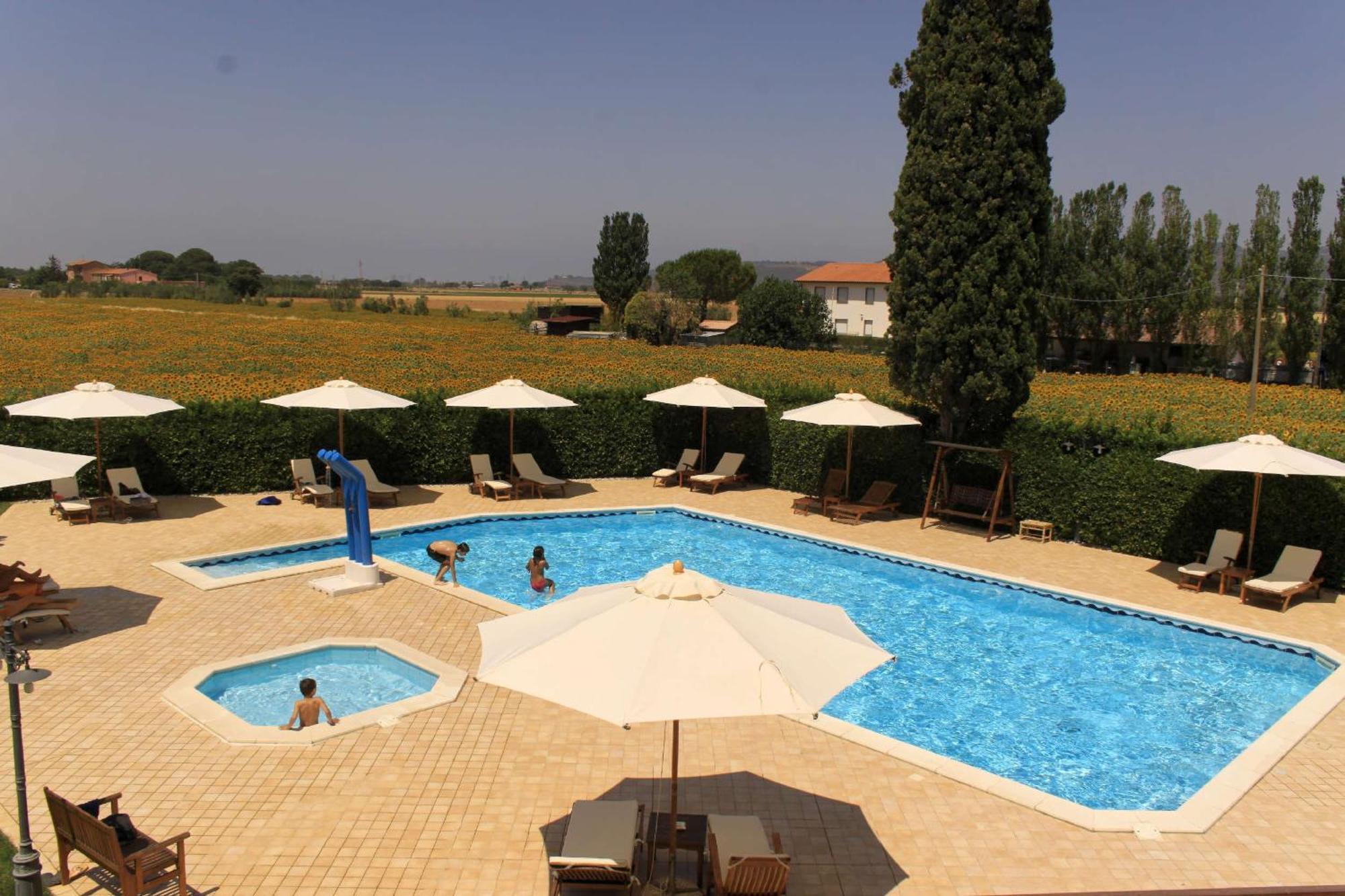 Podere Tre Cipressi Aparthotel Campiglia Marittima Εξωτερικό φωτογραφία